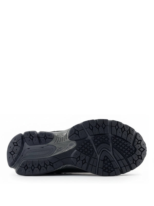 New Balance 1906R – Metallic Black & Grey