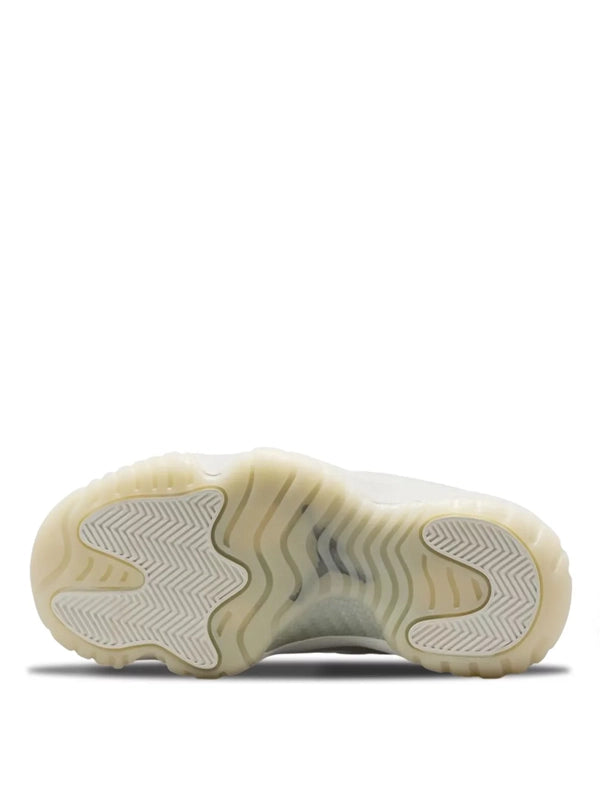 Air Jordan 11 Retro "Pure White"
