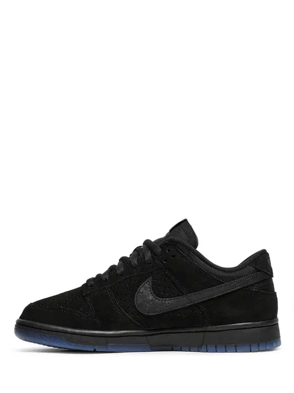 Nike Dunk Low x UNDEFEATED