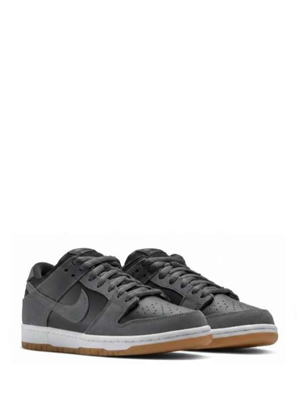 Nike SB Dunk Low "Grey Gum"